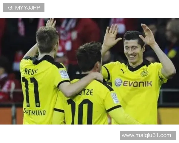 南京羽毛球队运营分析与欧冠足球发展经验的对比探讨 南京羽毛球队运营分析与欧冠足球发展经验的对比探讨